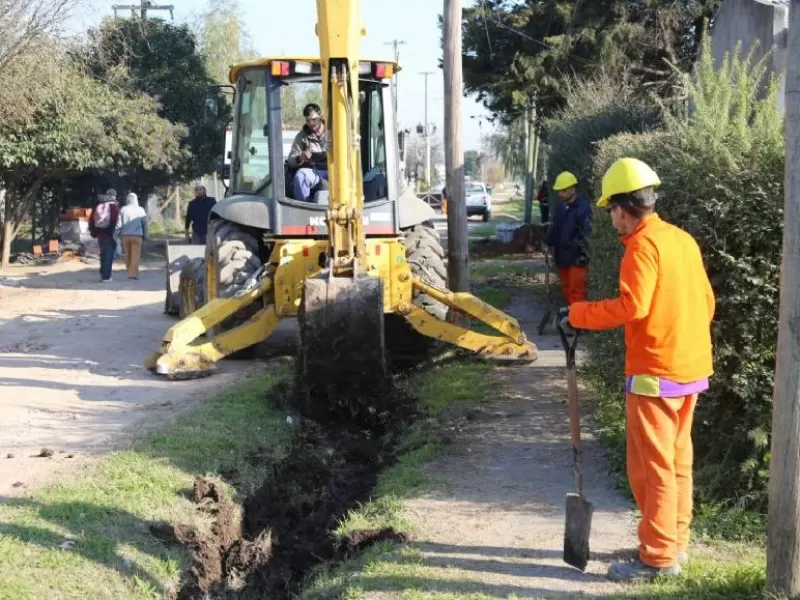 Alak impulsa nuevas obras en El Peligro: calles, luminarias y mejoras en escuelas