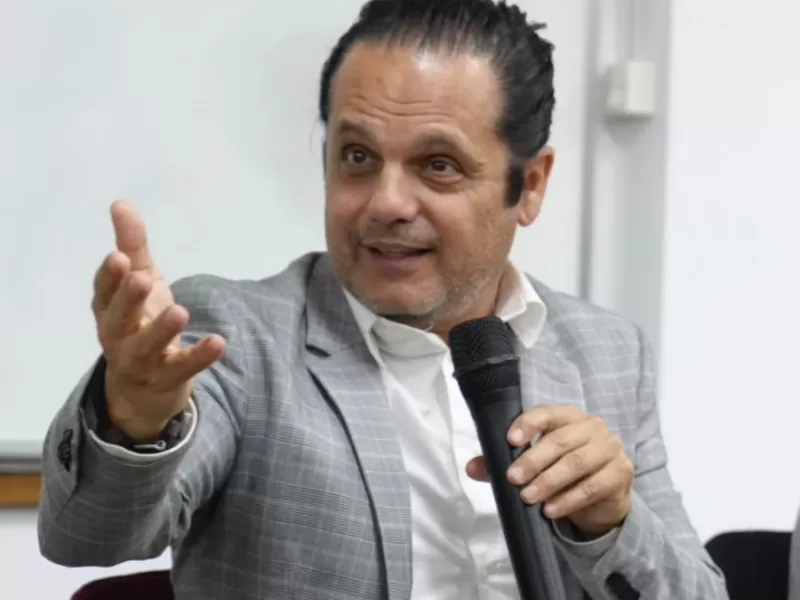 Debate sobre el futuro laboral en la UCEMA: "Sin reforma sindical no habr&aacute; trabajo genuino", sostuvo Peretta
