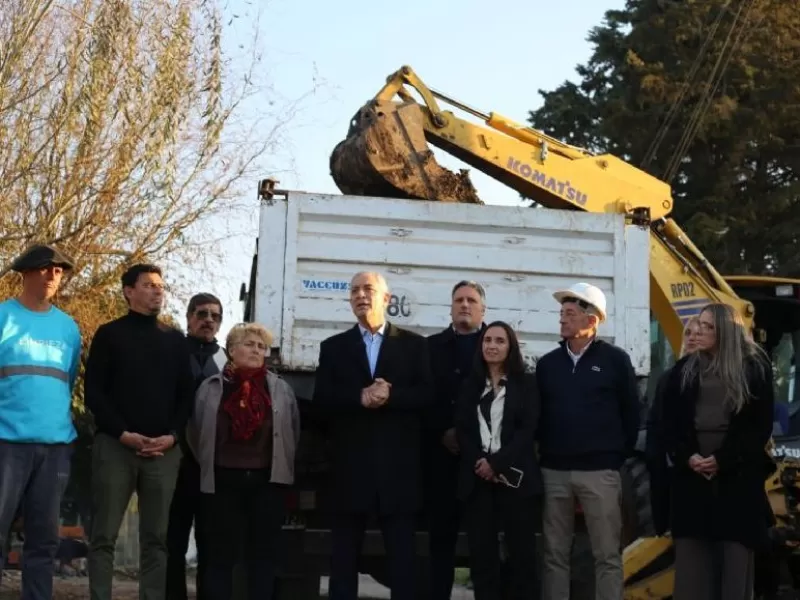 Alak impulsa nuevas obras en El Peligro: calles, luminarias y mejoras en escuelas