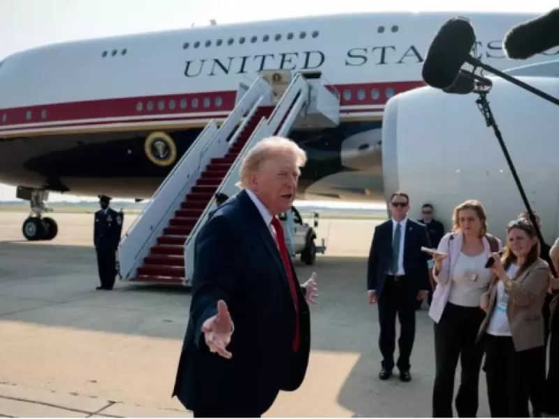 El nacionalista Trump estren&oacute; el nuevo Air Force One donado por Qatar y reaviv&oacute; el debate por el millonario regalo
