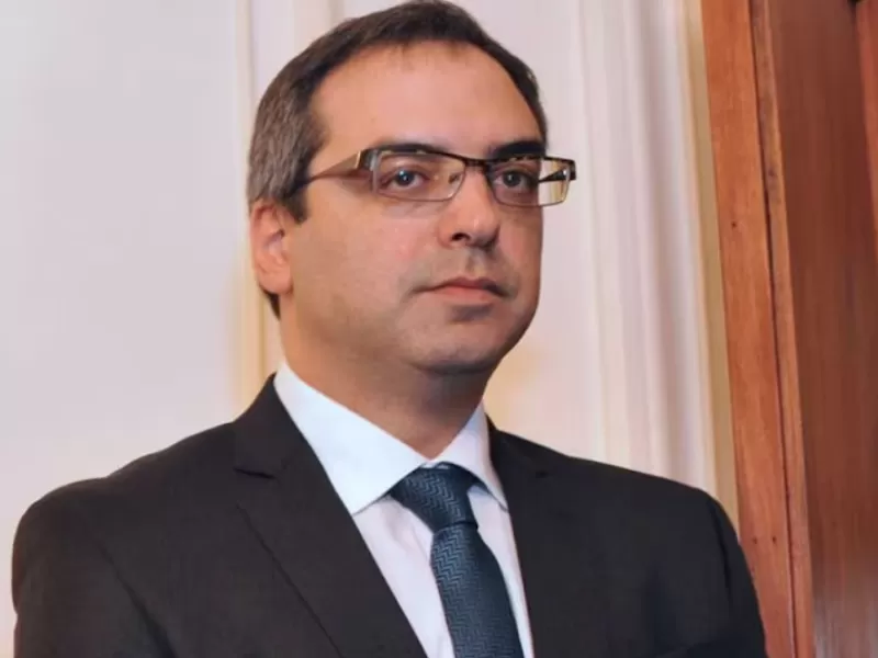 Ernesto Kreplak es cuestionado en una causa por 60 mil lotes mientras escala la disputa por tierras bonaerenses