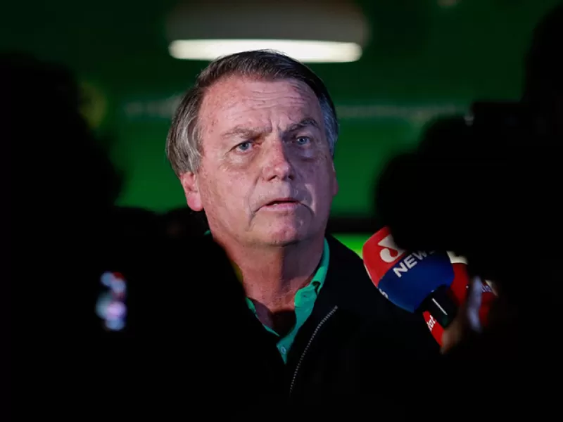 El nacionalista Jair Bolsonaro sali&oacute; de terapia intensiva y espera la decisi&oacute;n sobre su prisi&oacute;n domiciliaria