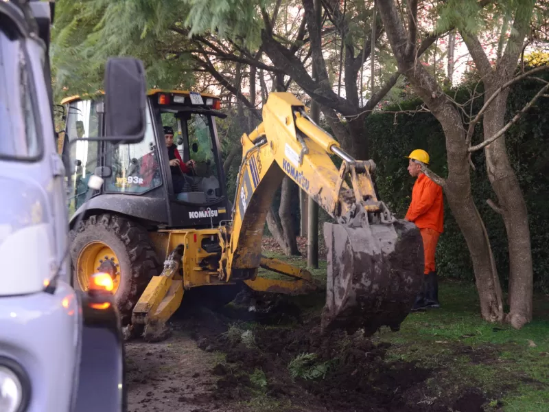 La Plata: con trabajos sobre calle 460, Alak inició el plan de obras públicas en City Bell