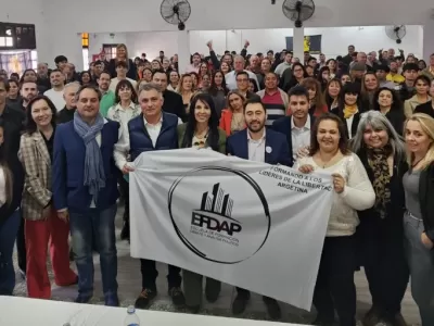 Entre munipas y exkirchneristas, Buenos Aires exhibe el verdadero armado territorial de Sebasti&aacute;n Pareja