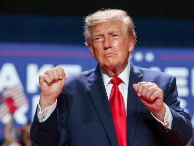 VIDEO | El nacionalista Donald Trump dio marcha atr&aacute;s: fusilar&aacute;n a un exmilitar condenado por una masacre, pero no lo televisar&aacute;n