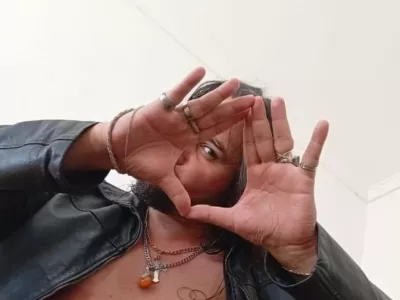 Con un canto a la Scaloneta, El B&uacute;falo explora la pasi&oacute;n argentina desde la m&uacute;sica