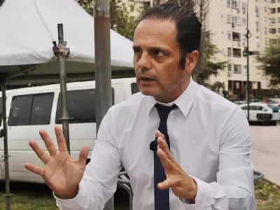 Marcelo Peretta coincidi&oacute; con Milei sobre la natalidad, pero exigi&oacute; pol&iacute;ticas que hagan posible formar una familia